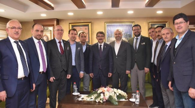 AK PARTİ MİLLETVEKİLLERİ BAŞKAN ÇELİK'İ TEBRİK ETTİ