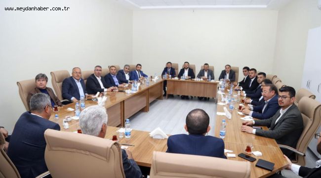 AK PARTİLİ BELEDİYE BAŞKANLARI İSTİŞARE TOPLANTISINDA BİR ARAYA GELDİ