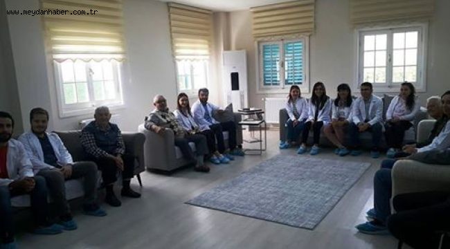 Alzheimer Gündüz Yaşam ve Sosyal Aktivite Merkezi tıp öğrencilerini ağırladı
