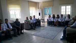 Alzheimer Gündüz Yaşam ve Sosyal Aktivite Merkezi tıp öğrencilerini ağırladı