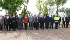 ATÇA ÇOMAKLI ŞEHİTLİĞİNDE ANMA PROGRAMI GERÇEKLEŞTİRİLDİ