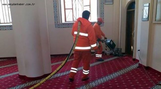 AYVALIK'TAKİ 43 CAMİNİN TEMİZLİĞİ YAPILDI