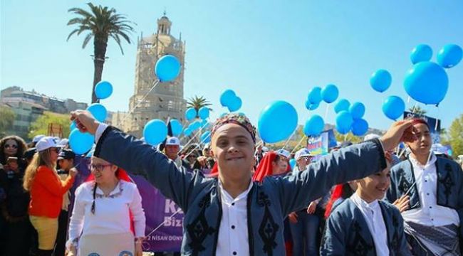 Balonlar 'otizm farkındalığı' için havalandı