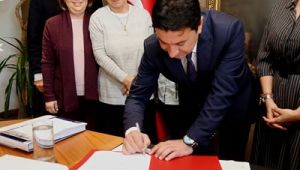 Başkan Aras'tan "Bir Dünya Çiçek" ile eğitime destek