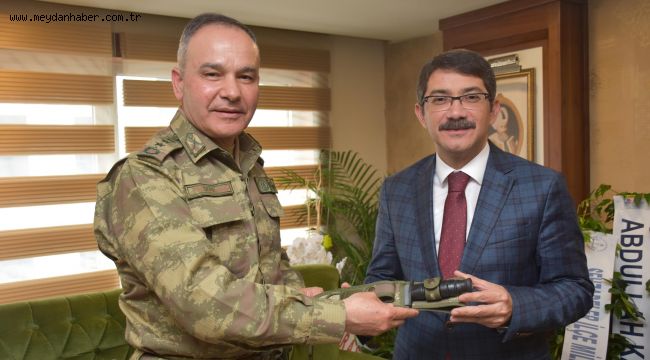 BAŞKAN ÇELİK'E YOĞUN ZİYARET TRAFİĞİ