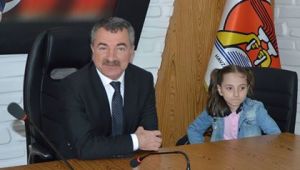 Başkan Özdemir minik öğrenciler ile buluştu