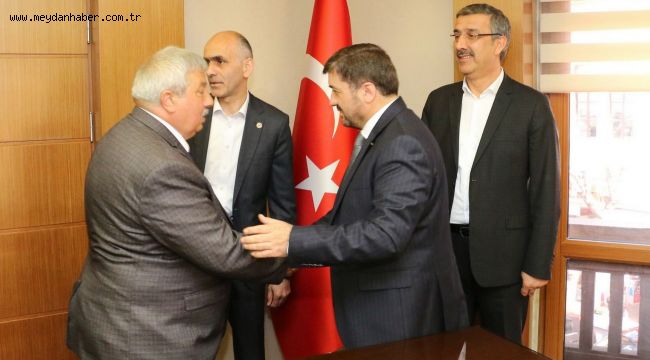 BAŞKAN ŞENLİKOĞLU'NA KUTLAMA ZİYARETLERİ DEVAM EDİYOR