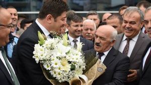 BAŞKAN TÖREN, MAZBATASINI ALARAK GÖREVE BAŞLADI