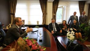 Başkan Tugay, Zübeyde Anne'nin huzuruna çıktı