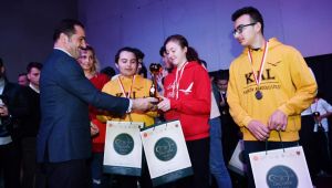 Başkan Yıldız, Genç Okçulara Ödüllerini Takdim Etti