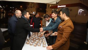 BELEDİYE BAŞKANI RASİM ARI, KANDİL SİMİDİ VE ŞERBETİ DAĞITTI