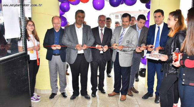 BELEDİYE BAŞKANI ULAŞ YURDAKUL GAZİ ÖMER BEY ANADOLU LİSESİ'NDE DÜZENLENEN BİLİM FUARINA KATILDI