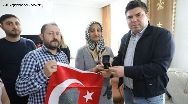  BUCA ŞEHİTLERİNİ UNUTMADI