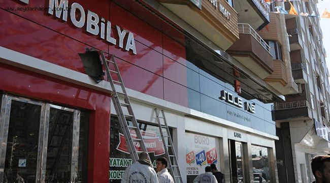 Diyarbakır Bağlar AK Parti ilçe başkanlığı binasına ateş açıldı.