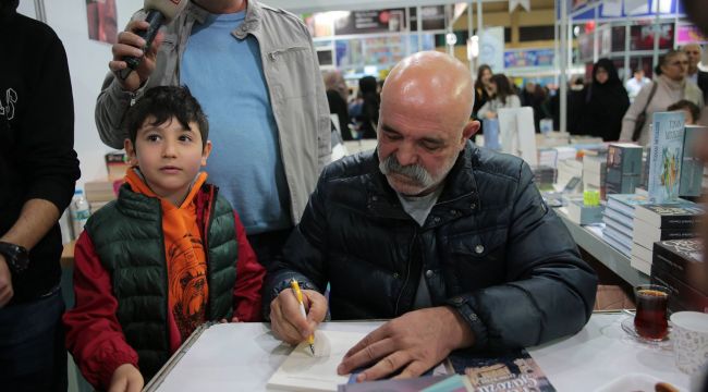 Kitap Fuarı ilk 3 günde 80.000 kişiyi ağırladı