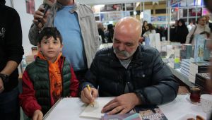 Kitap Fuarı ilk 3 günde 80.000 kişiyi ağırladı