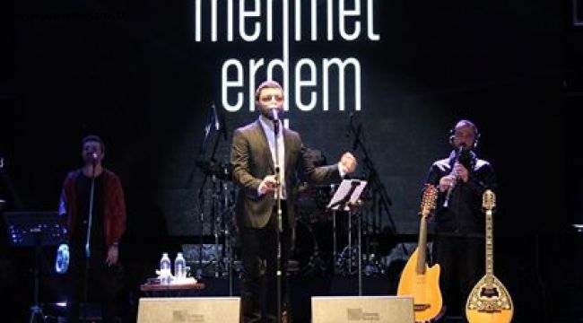 Mehmet Erdem konseri Gaziemir'i salladı