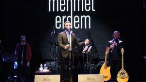 Mehmet Erdem konseri Gaziemir'i salladı
