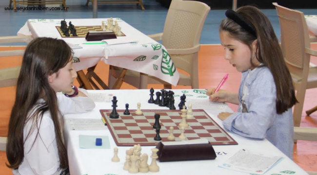 MİNİK YÜREKLERİN SATRANÇ HEYECANI