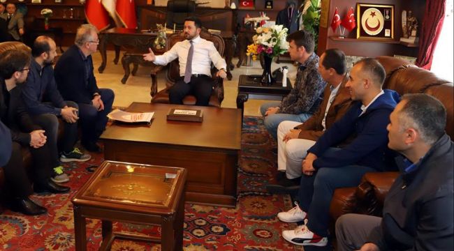 NEVŞEHİR KAPADOKYA MASTERLER SPOR KULÜBÜ YÖNETİCİLERİNDEN BAŞKAN ARI'YA TEBRİK ZİYARETİ
