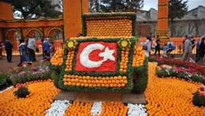 Portakal Çiçeği Karnavalı'na 1,5 milyon kişi katıldı