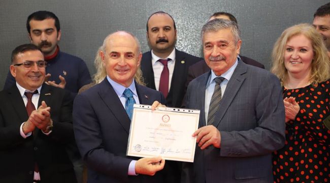 Rekortmen Başkan 6. kez mazbatasını aldı!