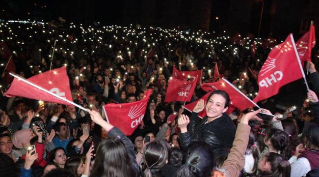 Selçuk'un ilk kadın başkanı Filiz Ceritoğlu Sengel oldu