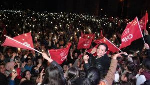 Selçuk'un ilk kadın başkanı Filiz Ceritoğlu Sengel oldu