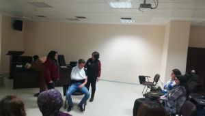 Stajyerlere ilk yardım eğitimi