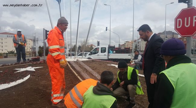 VATANDAŞLAR ŞİKAYETİNİ İLETİYOR BAŞKAN ARI ÇÖZÜYOR  