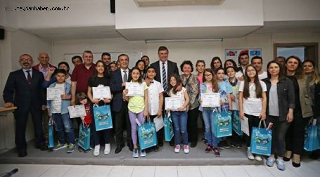 Yılın en başarılı öğrencilerine ödül