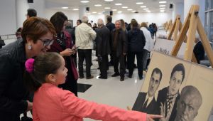 "Yücel'in Çiçekleri" Seyircisiyle Buluştu