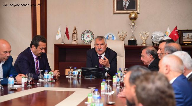 Zeydan Karalar, ilçe belediye başkanlarıyla toplantı yaptı