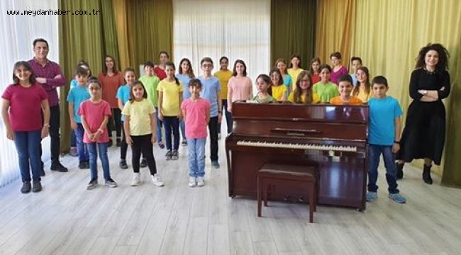 ZEYTİN ÇEKİRDEKLERİ ÇOCUK ORKESTRASI VE KOROSU 21 NİSAN'DA AYVALIK'I İZMİR'DE TEMSİL EDECEK  