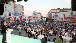 20 BİN KİŞİYLE YERYÜZÜ İFTARI