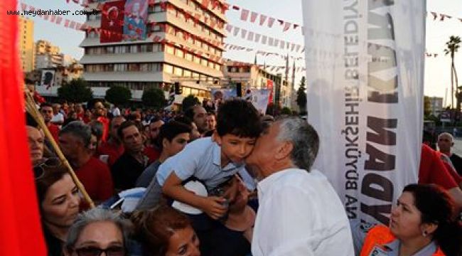 Adana'da asırlık 19 mayıs coşkusu bulvarlara, meydanlara sığmadı