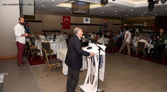 Akay, Mahalle muhtarları ile iftarda buluştu