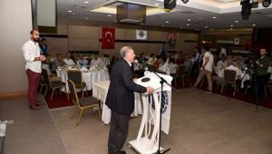 Akay, Mahalle muhtarları ile iftarda buluştu