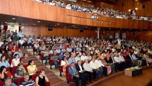 Başkan Akif Akay işçilerin yüzünü güldürdü…