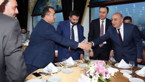 BAŞKAN ALTINOK'TAN ULUSLARARASI ORTAK PROJELER İÇİN İFTAR BULUŞMASI