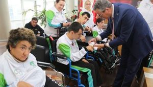 Başkan Arda'ya ilk kupa Boccia Takımı'ndan