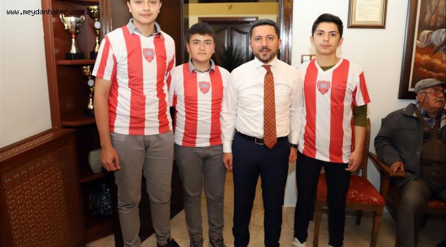 BAŞKAN ARI'DAN GENÇLERİN VE ÇOCUKLARIN İSTEKLERİNE HIZLI ÇÖZÜM