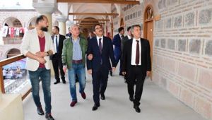 BAŞKAN ÇELİK, KAYMAKAM TURAN'A KURŞUNLU HAN'I TANITTI  