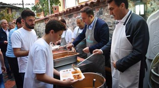 -	Başkan Dündar, İftar Yemeği Dağıttı