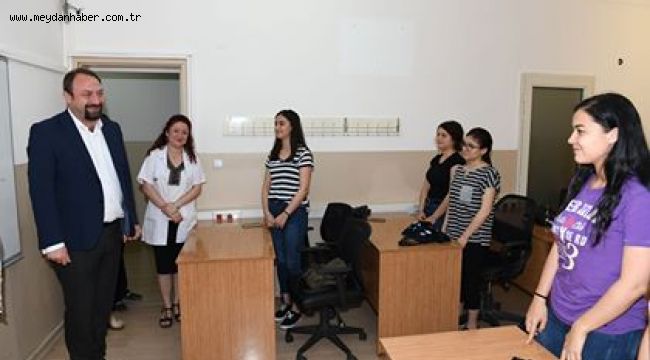 BAŞKAN GÜMRÜKÇÜ'DEN ÖĞRENCİLERE BAŞARI DİLEĞİ