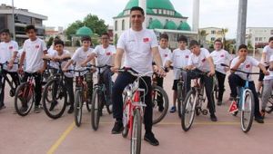 Başkan Kayalar Öğrencilerle Bisiklet Sürdü