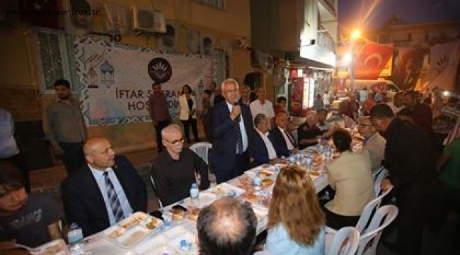 Başkan Selvitopu'ndan iftar sonrası ev ziyareti