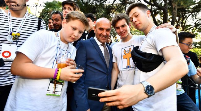 Başkan Soyer, genç mucitleri Başkanlık Konutu'nda ağırladı