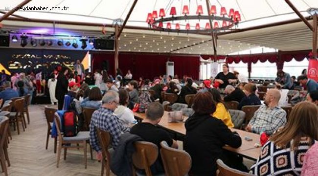 Başkan Tugay koruyucu ailelerle buluştu 