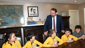 BAŞKAN UTKU GÜMRÜKÇÜ'DEN YEREL YÖNETİMLER DERSİ